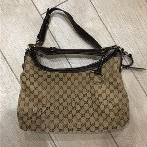 *SOLD* Gucci Large Hobo Bag- Like New